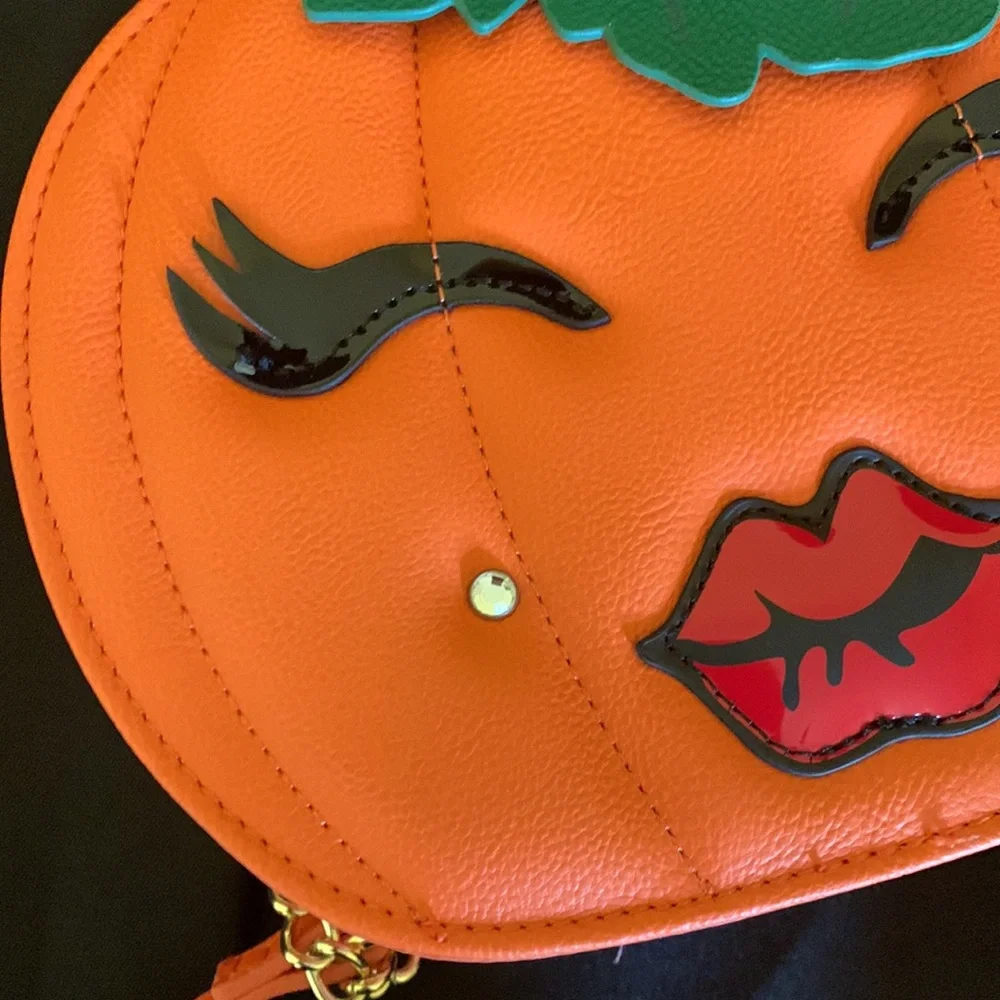 Rare Betsey Johnson NWT Pumpkin Purse - Picture 6 of 13